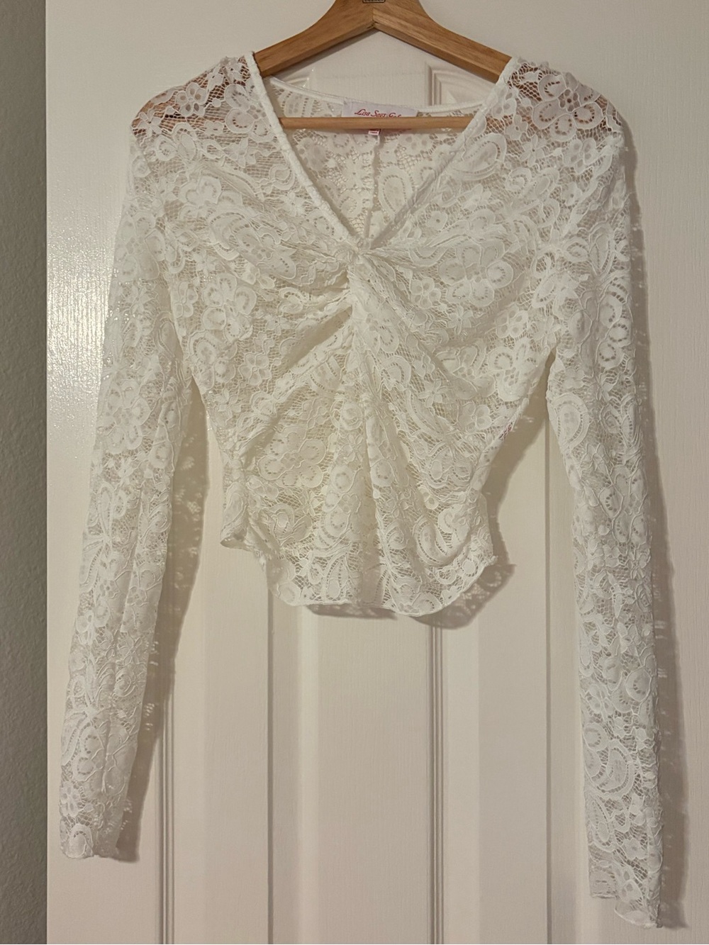 Lisa Says Gah White Lace Twist-Front Long Sleeve Blouse